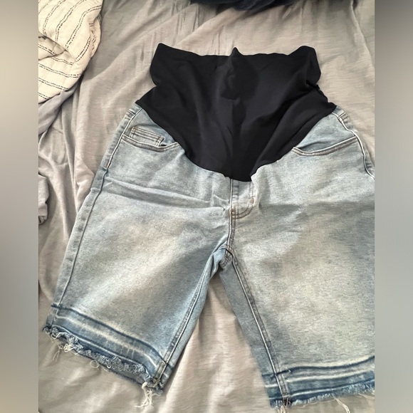 Maternity Lot - Picture 4 of 11